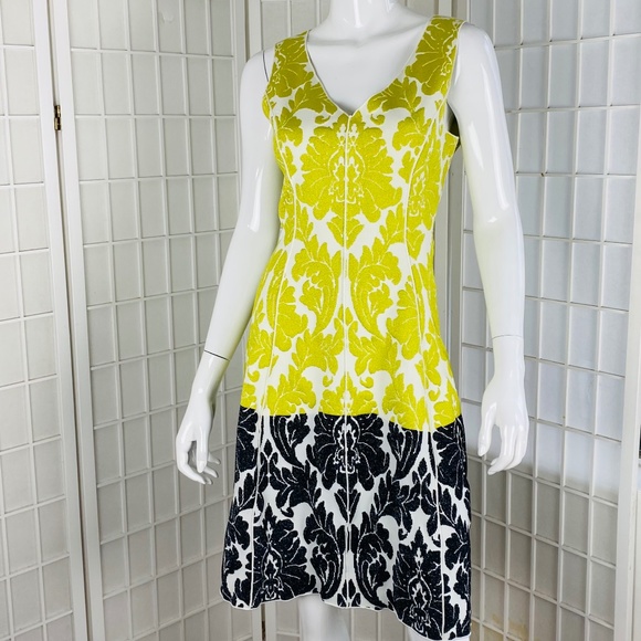 ST. JOHN Printed Knee-Length Dress, 6 - Picture 4 of 4